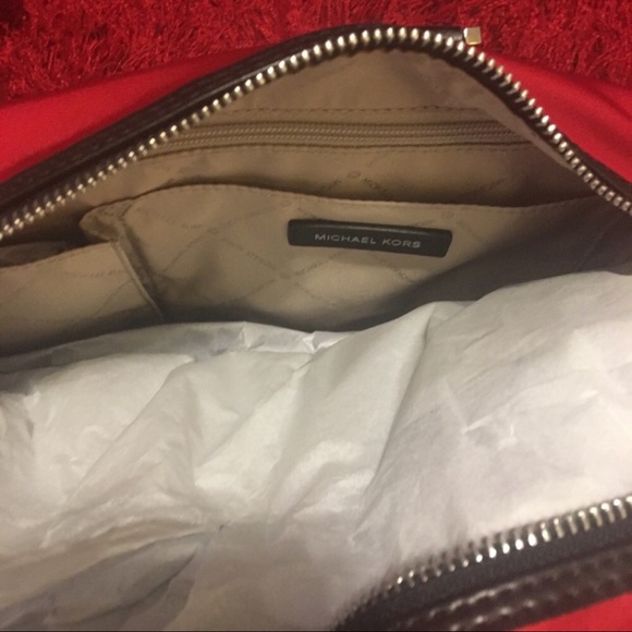 💥FLASH SALE 🧳Michael Kors Connie Duffle Bag🧳 - Picture 4 of 8